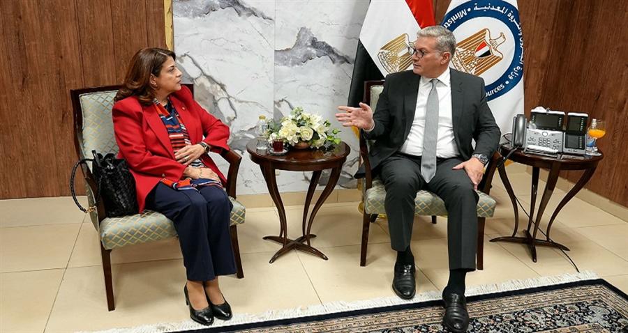 كريم بدوي يستعرض مع شل خطط زيادة إنتاج الغاز في البحر المتوسط